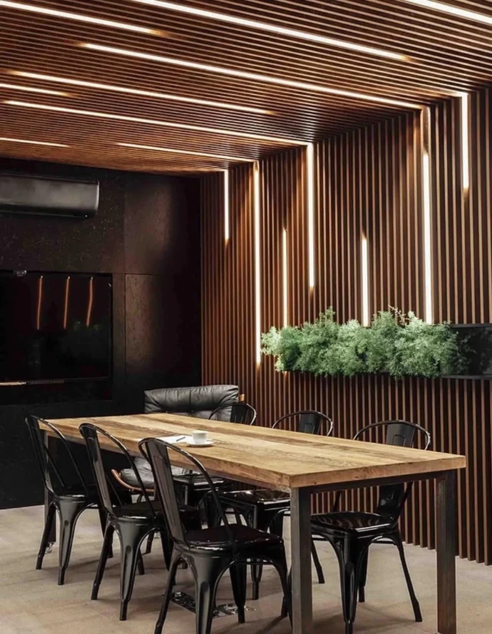 Wooden wall louver panel installation, interior